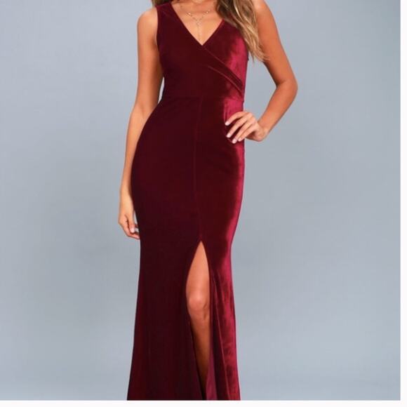 NWT Lulus Velvet Maroon Maxi Front Slit Sleeveless Dress XS - Picture 1 of 5